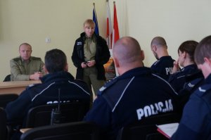 policjanci w czasie szkolenia
